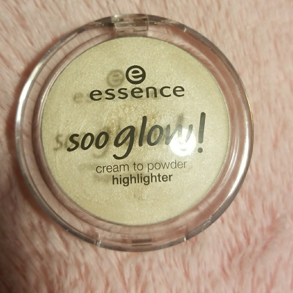 Essence cream highlighter